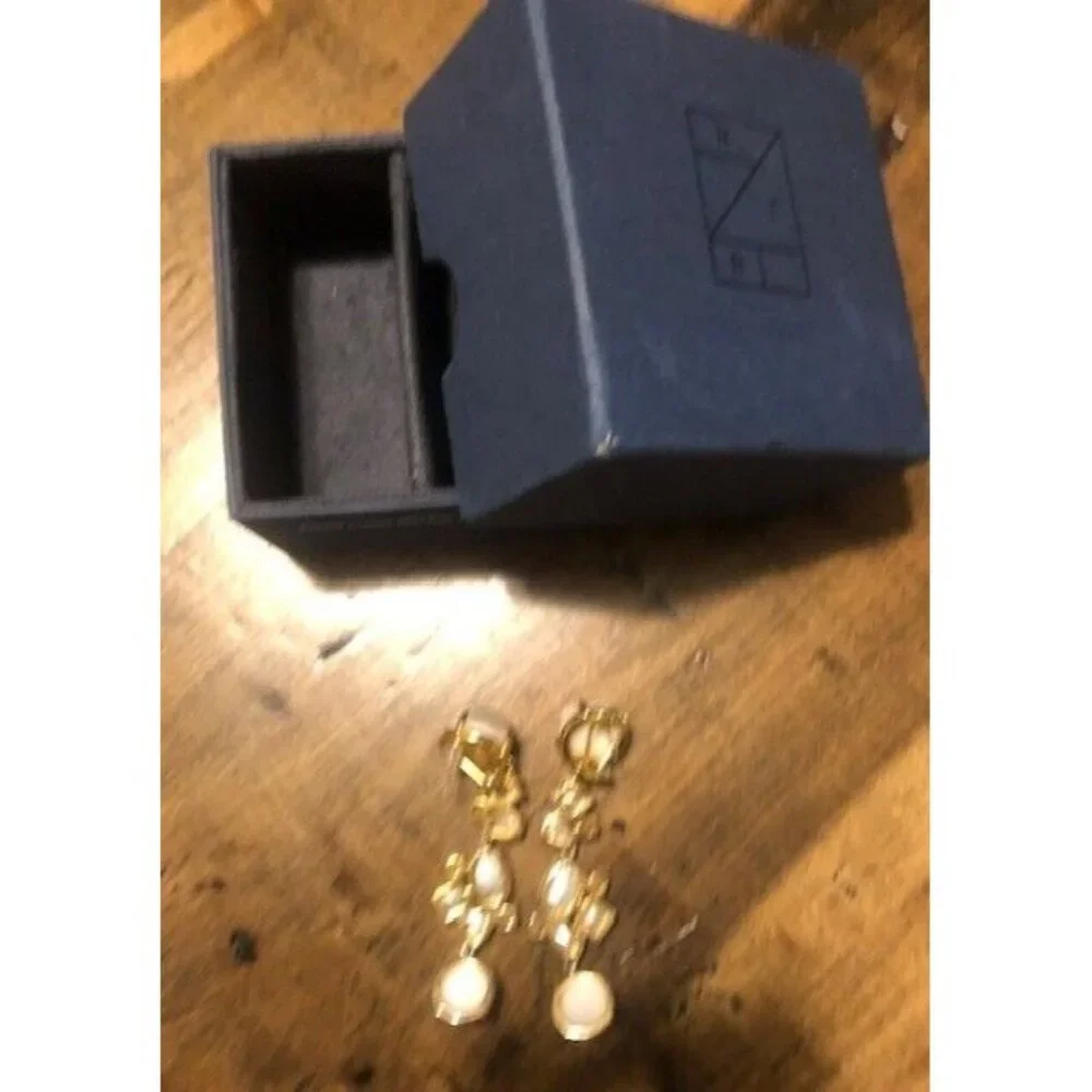 PREOWNED $250 LELE SADOUGHI GOLD PLATED PEARL & CRYSTAL DROP PIERCED EARRINGS